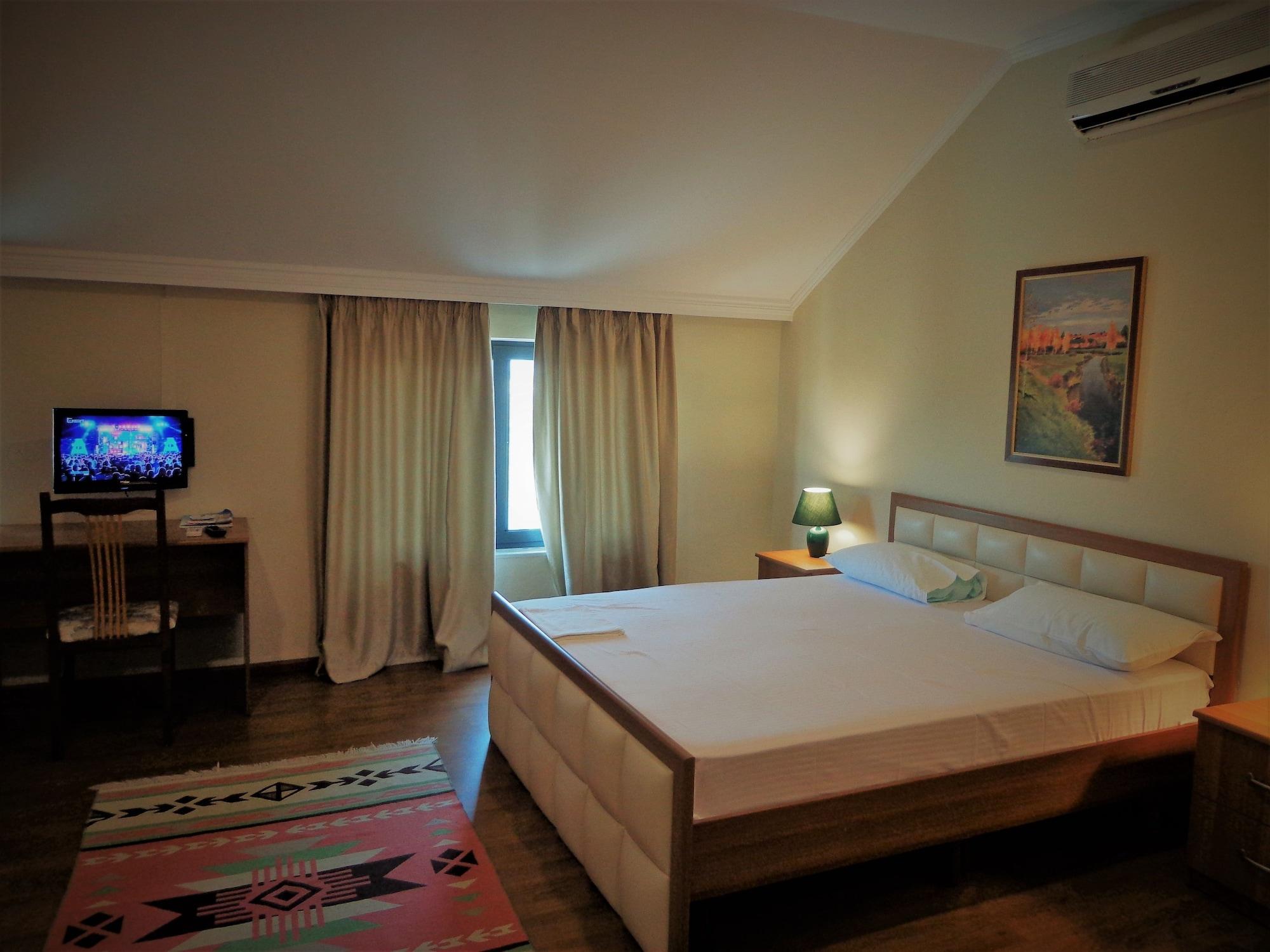 Hotel Viktoria Tirana Mjull-Bethore Esterno foto
